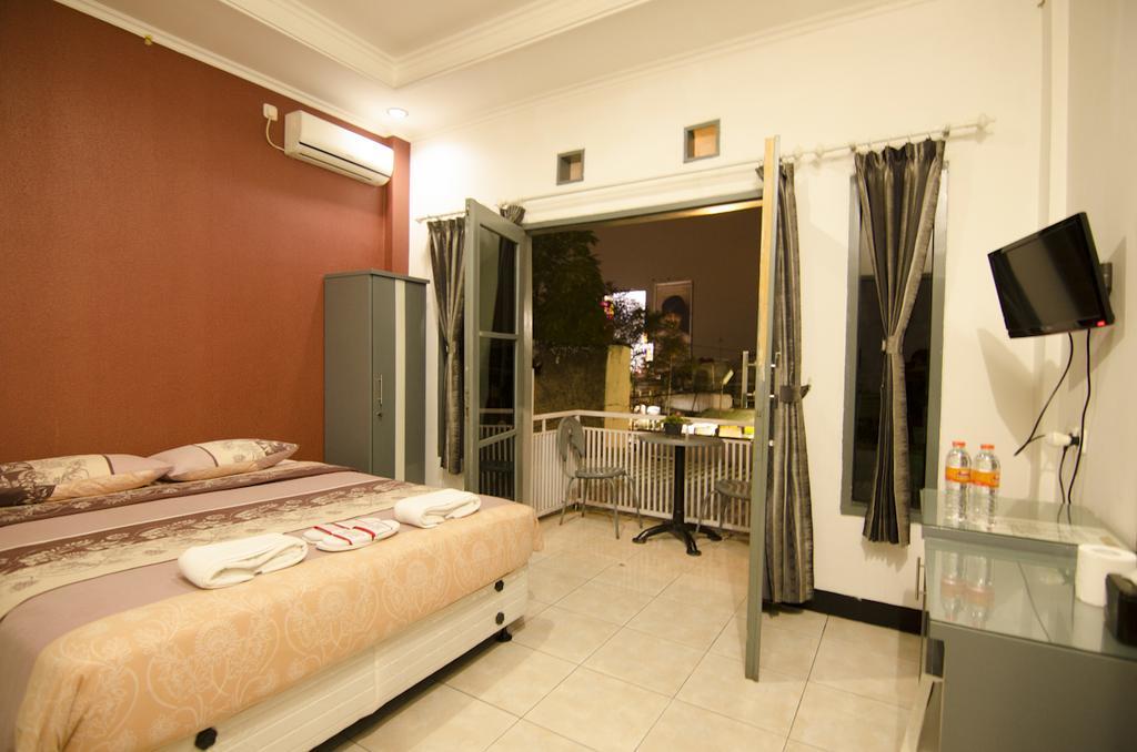 Guest House Salon Fora Gegerkalong Setiabudhi Bandung Exterior photo
